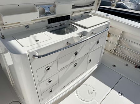 Boston Whaler 350 Outrage image