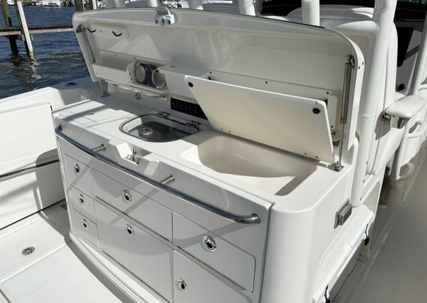 Boston Whaler 350 Outrage image