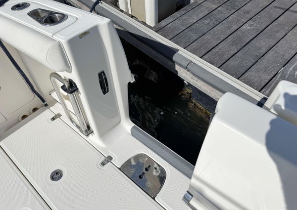 Boston Whaler 350 Outrage image