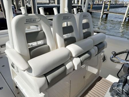 Boston Whaler 350 Outrage image