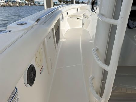 Boston Whaler 350 Outrage image