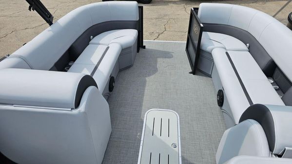 Bentley-pontoons LEGACY-243-SWINGBACK image