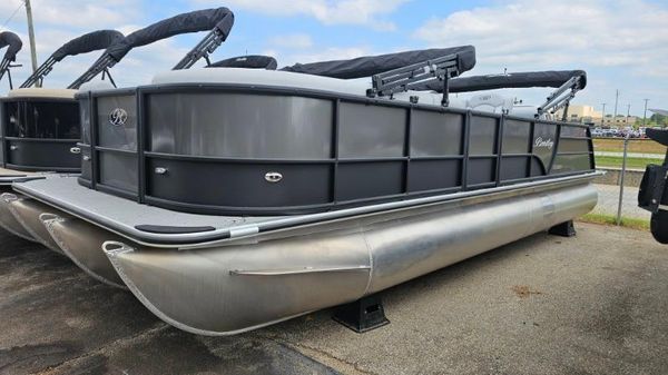 Bentley Pontoons Legacy 243 Swingback 