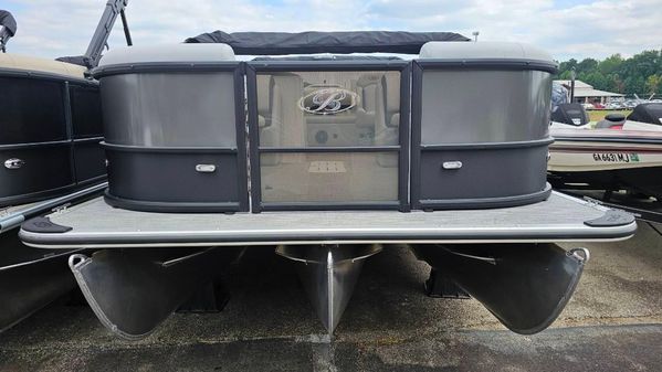 Bentley-pontoons LEGACY-243-SWINGBACK image