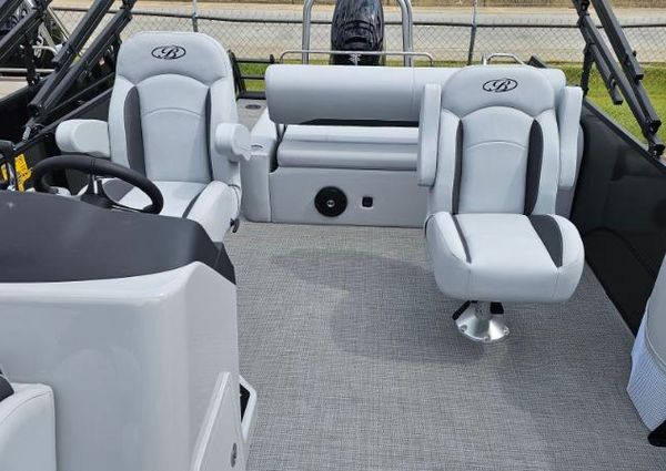 Bentley-pontoons LEGACY-243-SWINGBACK image