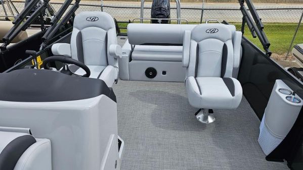 Bentley-pontoons LEGACY-243-SWINGBACK image