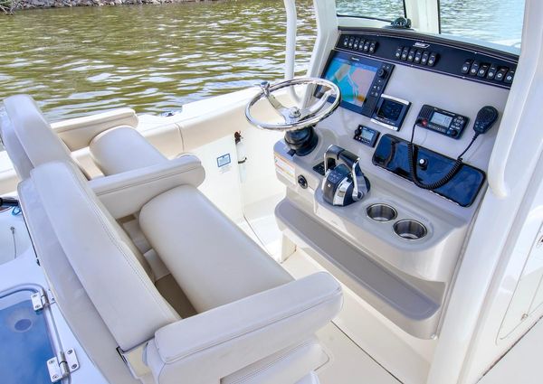 Boston Whaler 280 Outrage image