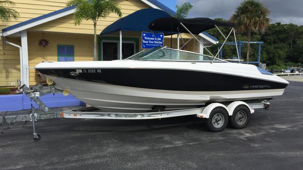 Regal 2200 Bowrider