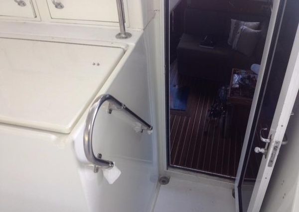 Hatteras 40-DOUBLE-CABIN image