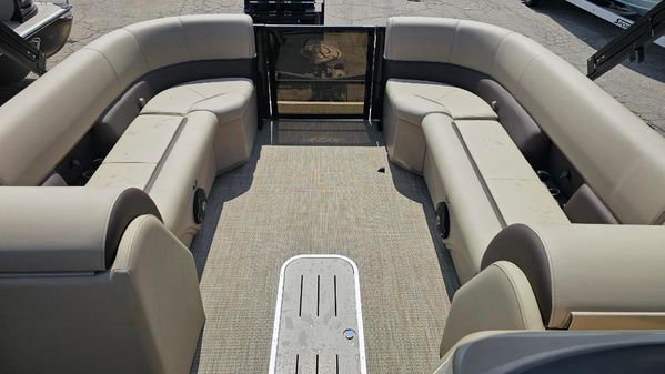 Bentley-pontoons LEGACY-243-SWINGBACK image