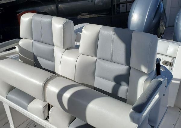 Everglades 255-CENTER-CONSOLE image