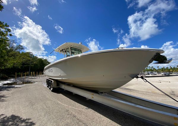 Boston Whaler 330 Outrage image