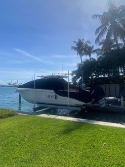 Boston Whaler 330 Outrage image