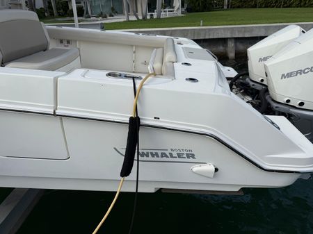 Boston Whaler 330 Outrage image