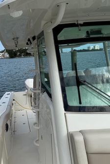 Boston Whaler 330 Outrage image