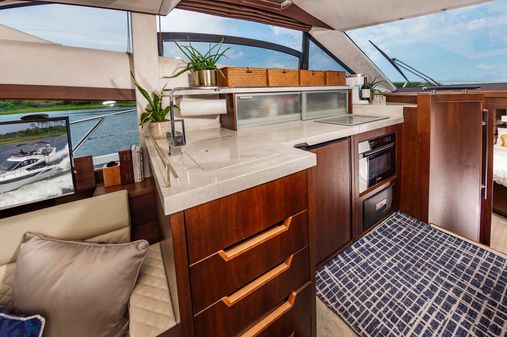 Galeon 420 Fly image