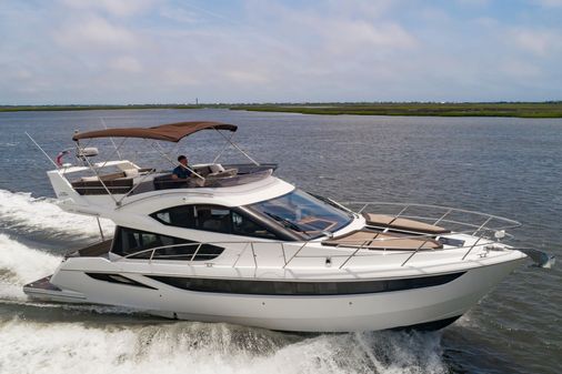 Galeon 420 Fly image