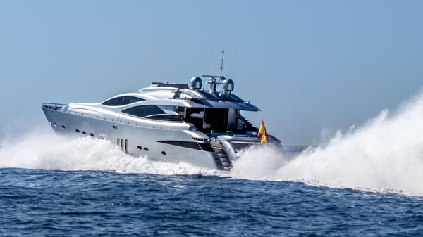 Pershing 90
