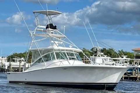 Luhrs 38 Open