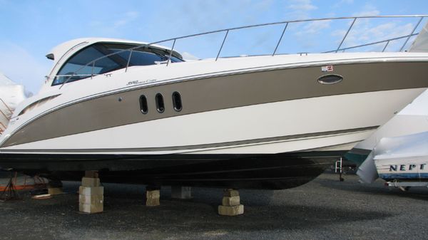 Cruisers Yachts 390 Sports Coupe IPS Volvos