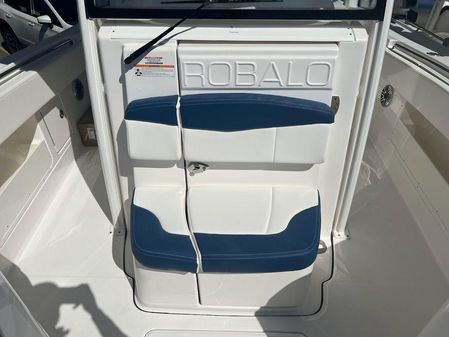 Robalo R302 image