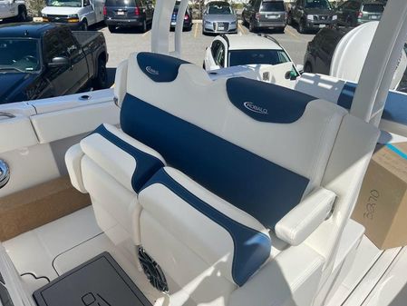 Robalo R302 image