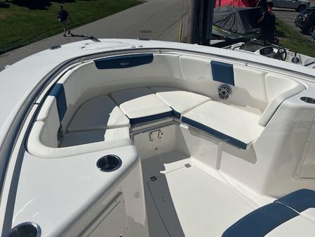 Robalo R302 image