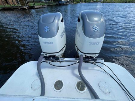 Ocean Master 31 Center Console image