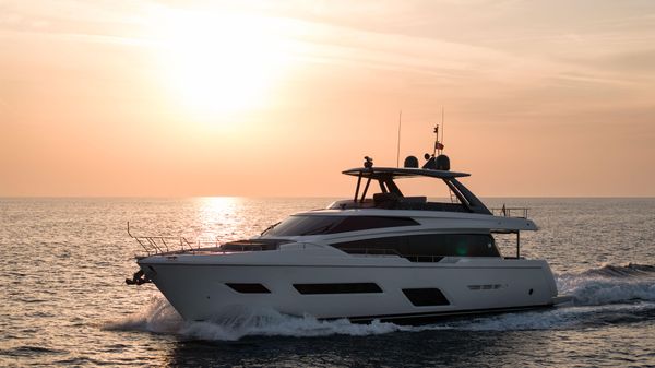 Ferretti Yachts 780 