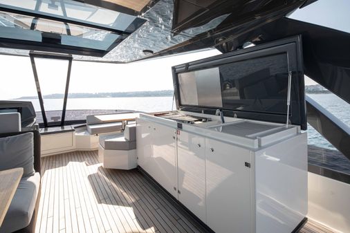 Ferretti Yachts 780 image