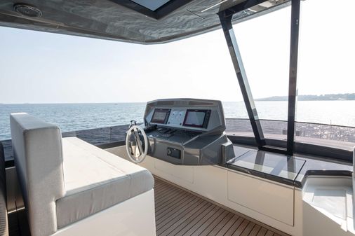 Ferretti Yachts 780 image