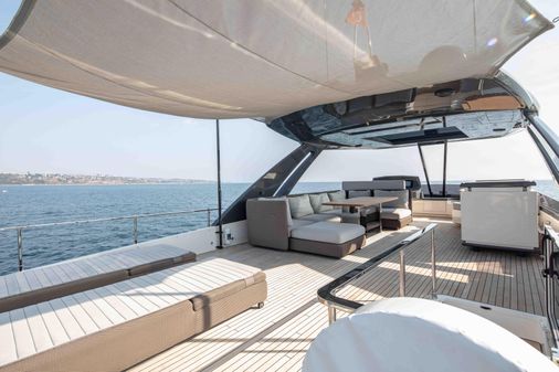 Ferretti Yachts 780 image