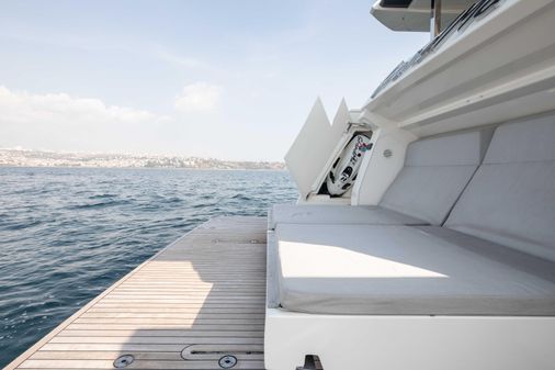 Ferretti Yachts 780 image