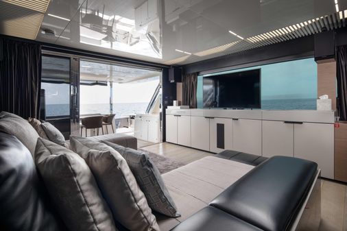 Ferretti Yachts 780 image