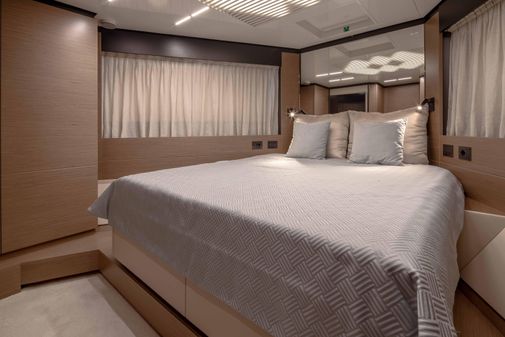 Ferretti Yachts 780 image