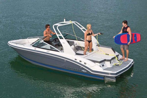 Chaparral 227 SSX Surf - main image