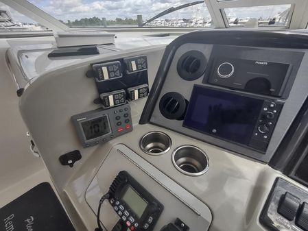 Sea Ray 40 Motor Yacht image