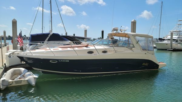 Rinker Fiesta Vee 342