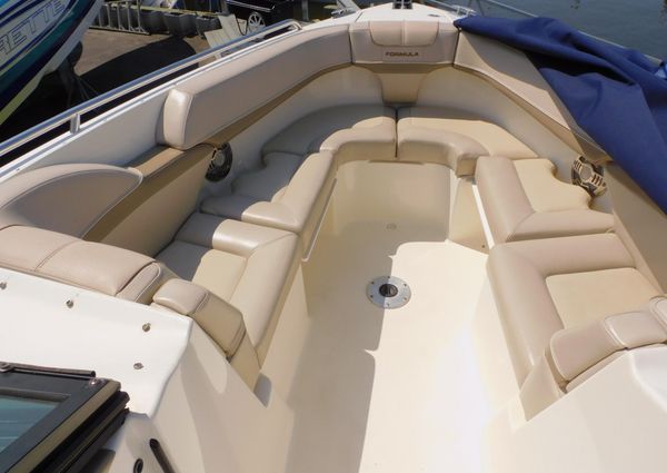 Formula Bowrider 290 image