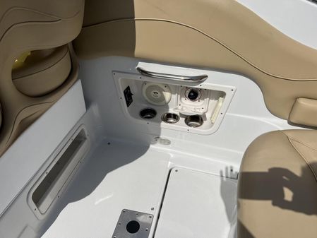 Crownline 264 CR image