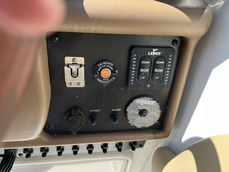 Crownline 264 CR image