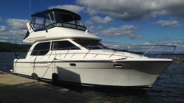 Bayliner 3788 Command Bridge Motoryacht