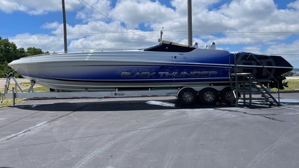 Black Thunder 43EC Raised Deck