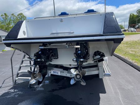Black Thunder 43EC Raised Deck image