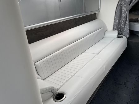 Black Thunder 43EC Raised Deck image