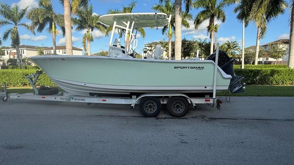 Sportsman Heritage 231 Center Console 