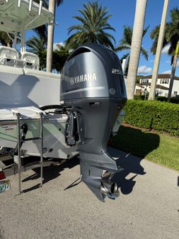 Sportsman Heritage 231 Center Console image