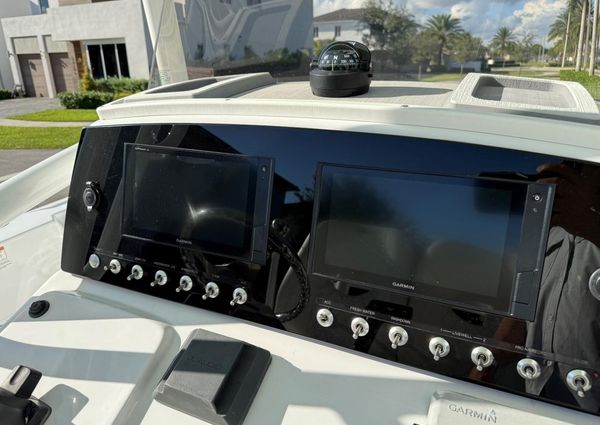 Sportsman Heritage 231 Center Console image