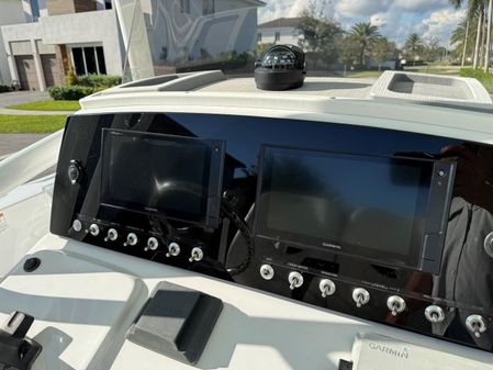 Sportsman Heritage 231 Center Console image