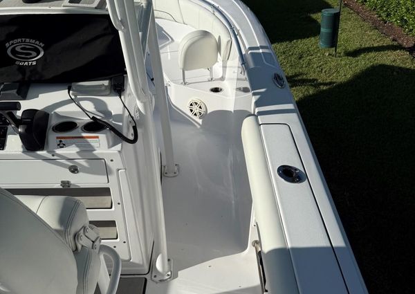 Sportsman Heritage 231 Center Console image